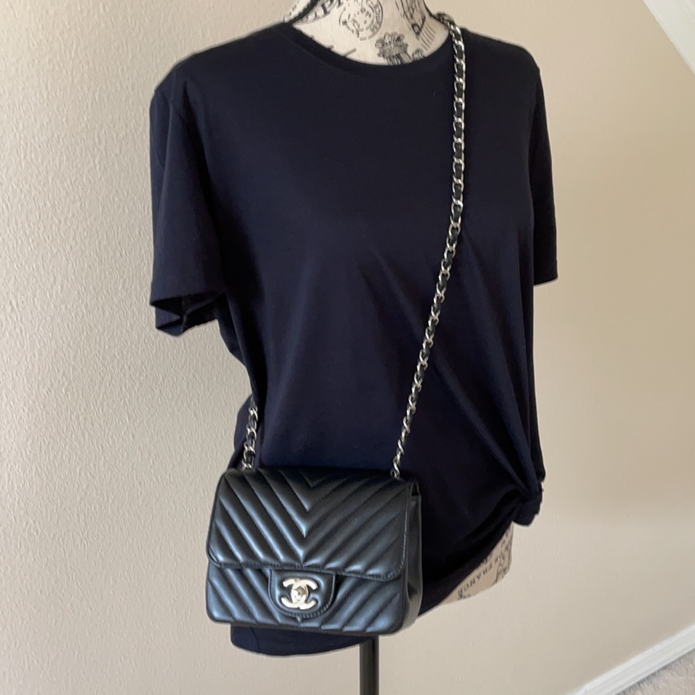 Rare CHANEL mini square chevron black lambskin bag - Picture 4 of 13